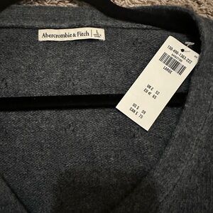 Abercrombie & Fitch Gray Sweater